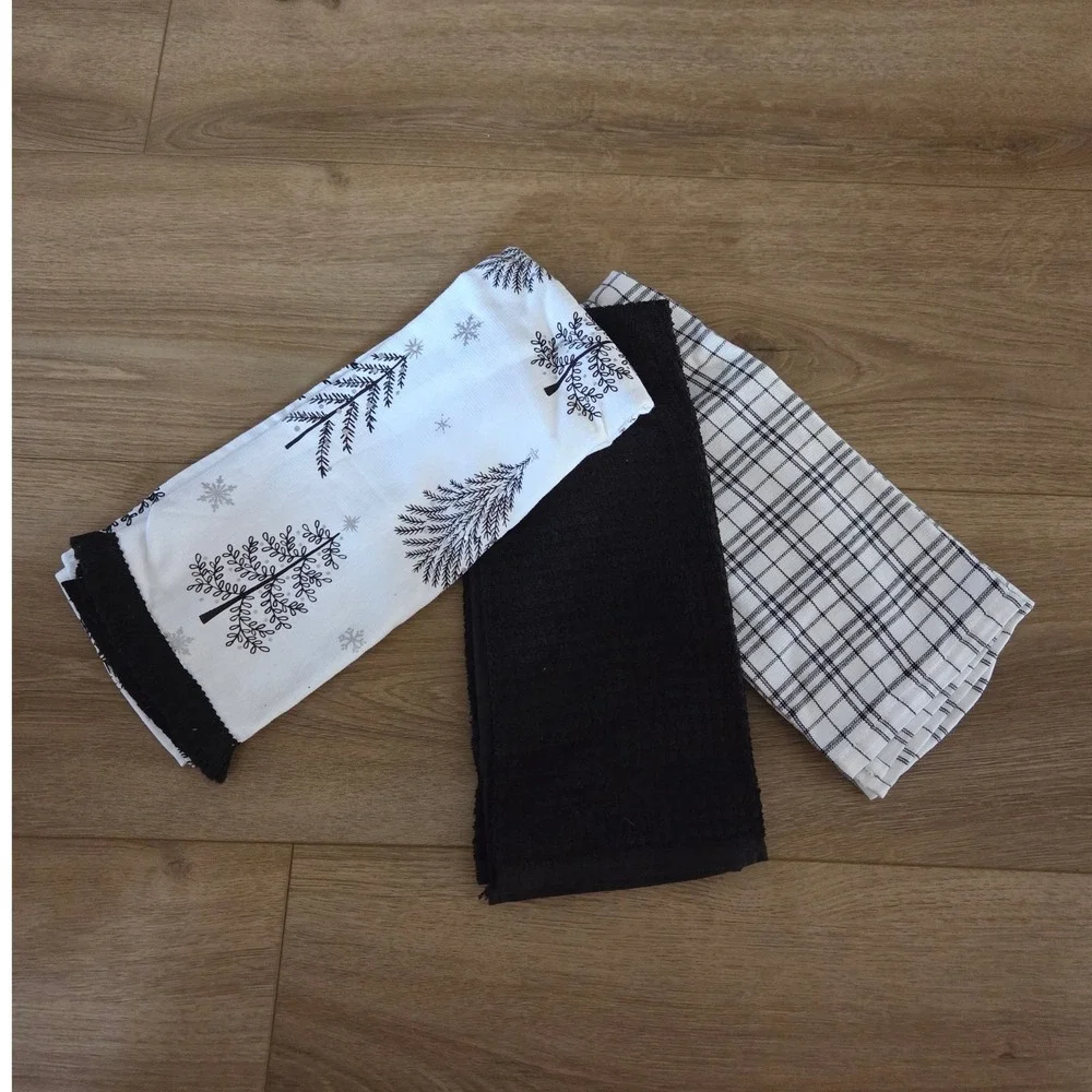 The Farm House by Rachel Ashwell Xmas Towels Black White Trees‎ Snowflake NEW